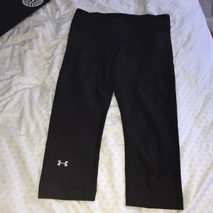 Under armour black cropped leggings